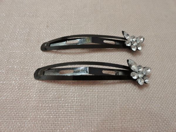 Par de presilhas de cabelo (preto com strass)