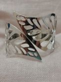 Bracelete prateado folha